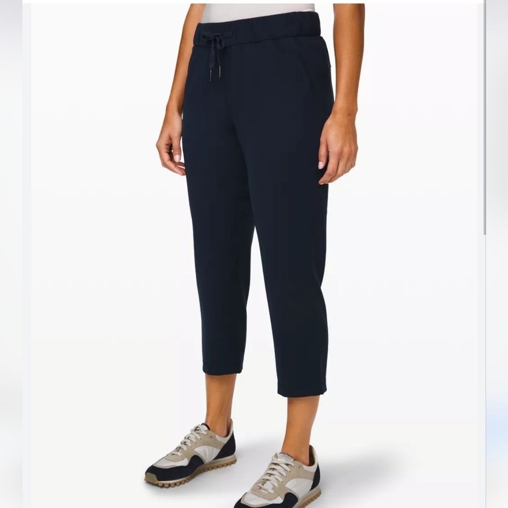 Lululemon On the Fly Crop